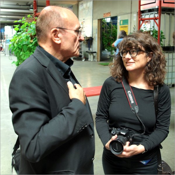 Im Gespräch mit Hannes Leopoldseder, Mitbegründer des Ars Electronica Festival; Foto: Wolf Erdel